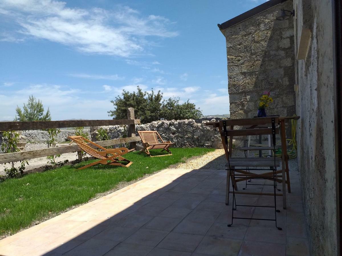 Gibbesi Country Farm Piccolo Cottage Naro Exteriör bild